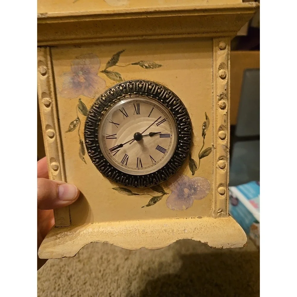 vintage-style floral mantel clock